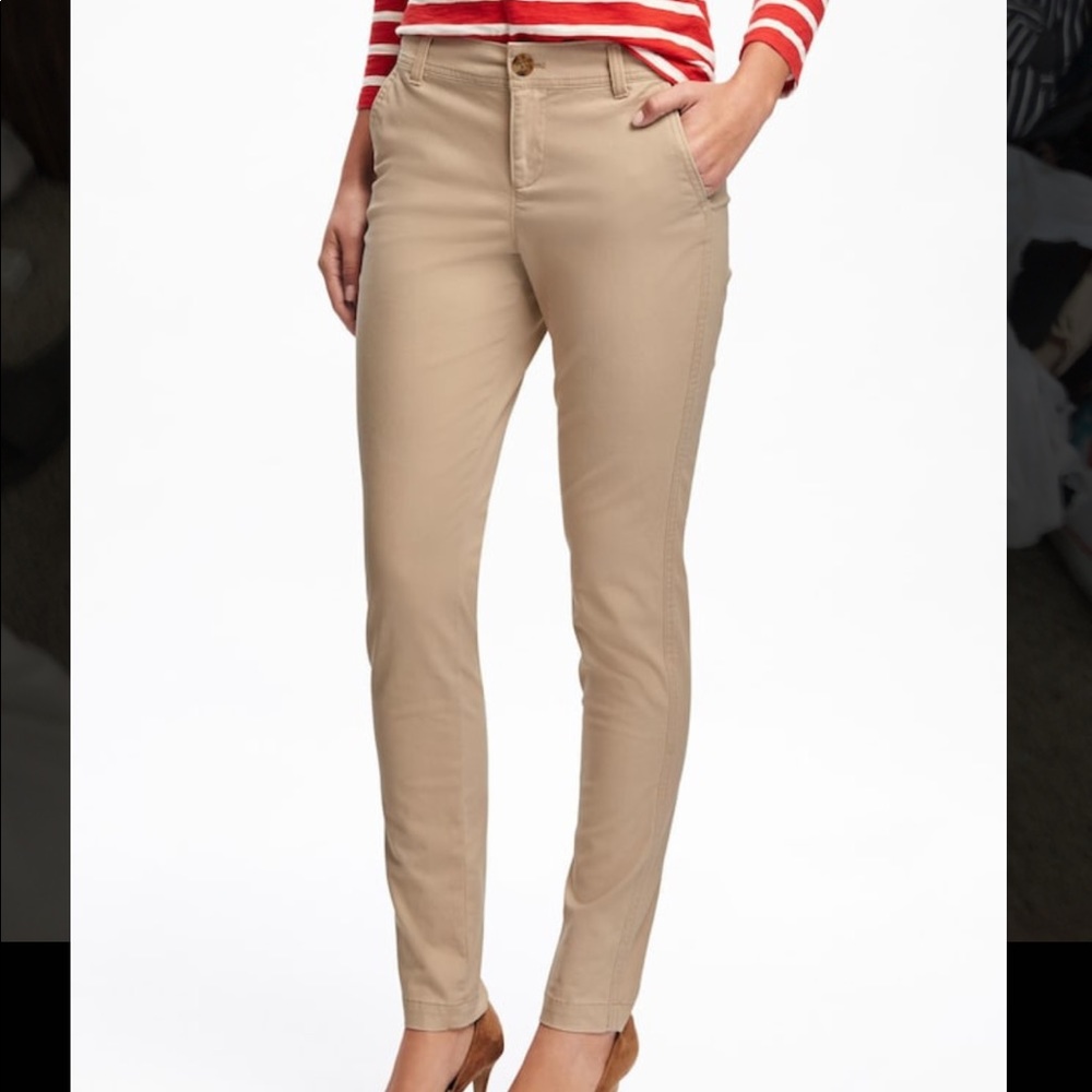 Old Navy | mid-rise everyday khakis